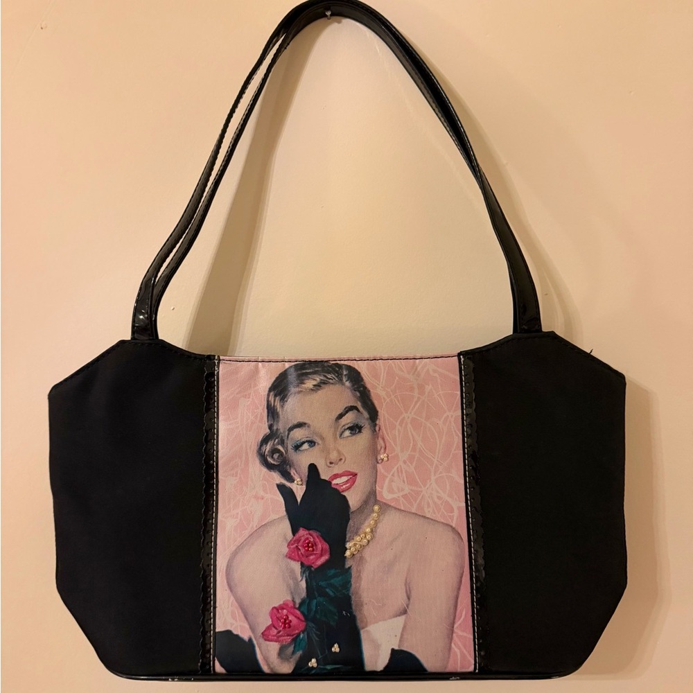 Vintage-Inspired Retro Glam Shoulder Bag